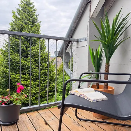 Moderne 2-zimmer-wohnung In Zentraler Lage In Mit Balkon & Arbeitsplatz Daire
