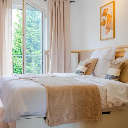 Daire Moderne 2-zimmer-wohnung In Zentraler Lage In Mit Balkon & Arbeitsplatz