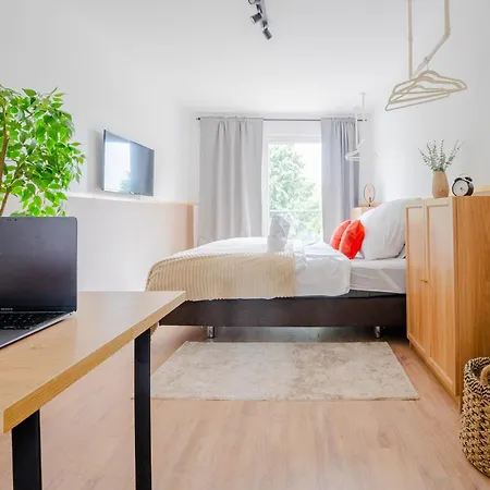 Апартаменты Moderne 2-zimmer-wohnung In Zentraler Lage In Mit Balkon & Arbeitsplatz *