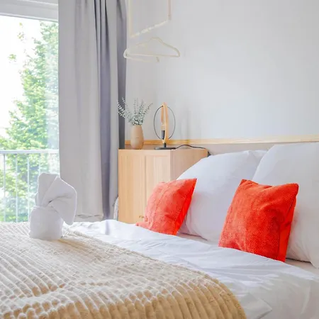 Moderne 2-zimmer-wohnung In Zentraler Lage In Mit Balkon & Arbeitsplatz Wuppertal