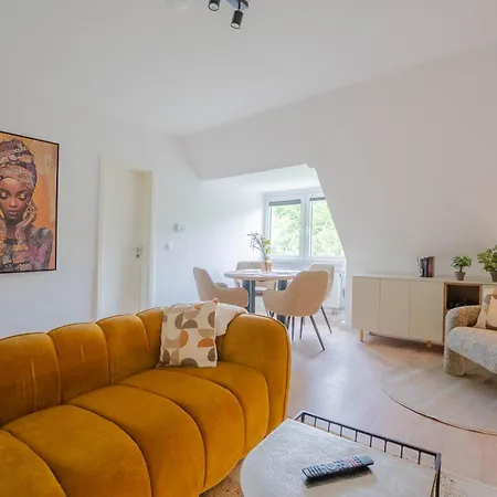Moderne 2-zimmer-wohnung In Zentraler Lage In Mit Balkon & Arbeitsplatz * Вупперталь