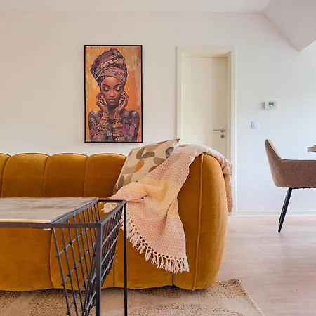 Moderne 2-zimmer-wohnung In Zentraler Lage In Mit Balkon & Arbeitsplatz *