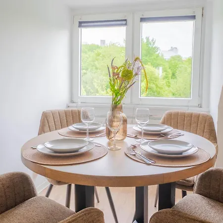 Daire Moderne 2-zimmer-wohnung In Zentraler Lage In Mit Balkon & Arbeitsplatz
