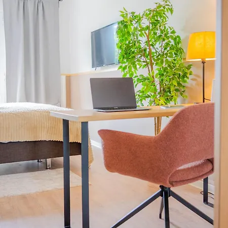 Moderne 2-zimmer-wohnung In Zentraler Lage In Mit Balkon & Arbeitsplatz Апартаменты Вупперталь