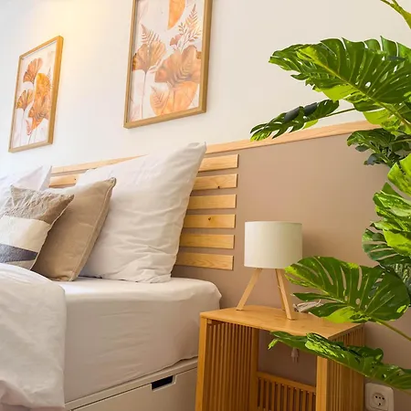 Апартаменты Moderne 2-zimmer-wohnung In Zentraler Lage In Mit Balkon & Arbeitsplatz Вупперталь
